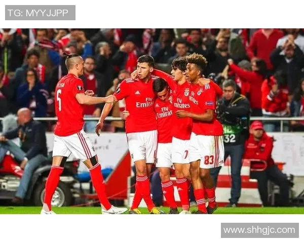 本菲卡逆袭皇马3-0大胜帽子戏法引发争议判罚全场沸腾