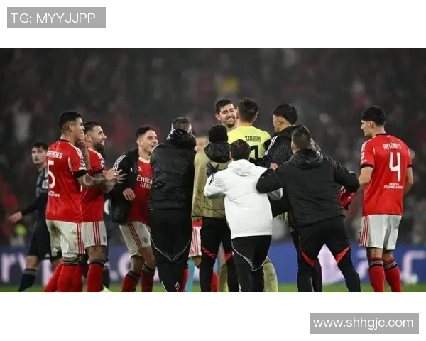 西甲激战皇马险胜本菲卡红牌争议引发全场热议与焦点分析