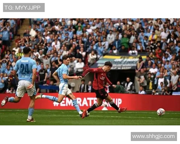 足总杯经典对决曼城曼联2比2平局引发历史性冷门瞬间