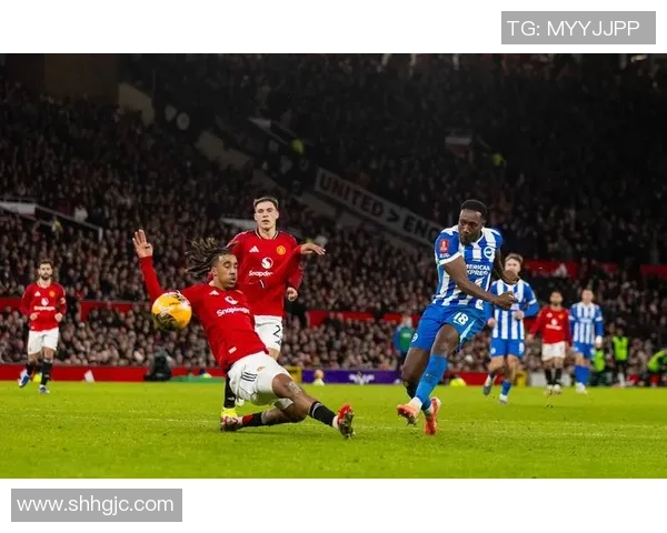 足总杯激战曼联与波尔图平局红牌事件引发全场热议与争议